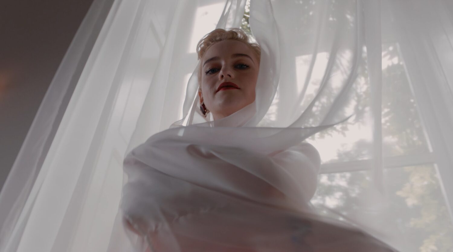Vogue x Julia Garner